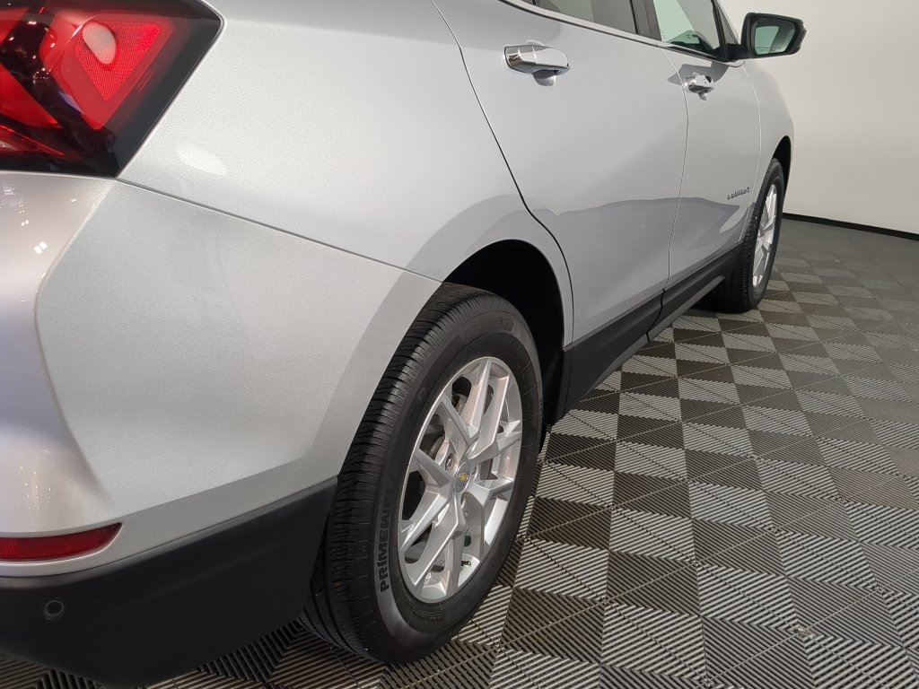 Used 2022 Silver Ice Metallic Chevrolet LT image 8