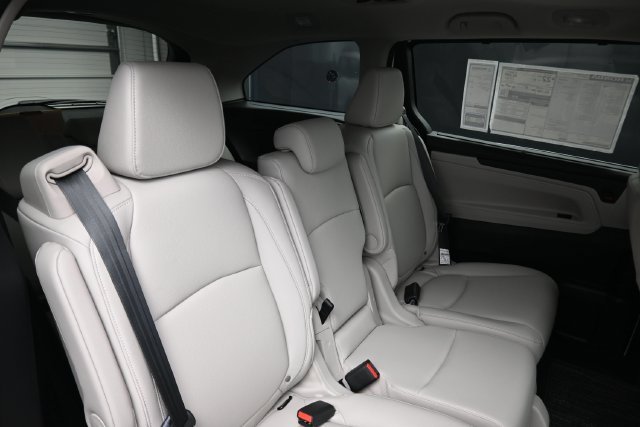New 2027 Platinum White Pearl Honda EX-L image 21