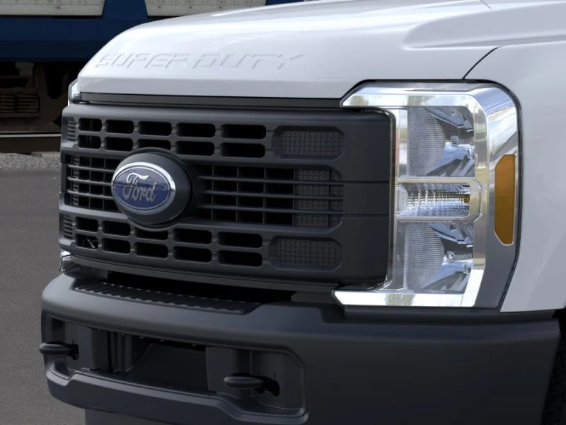 New 2026 Oxford White Ford F-350® XL image 18