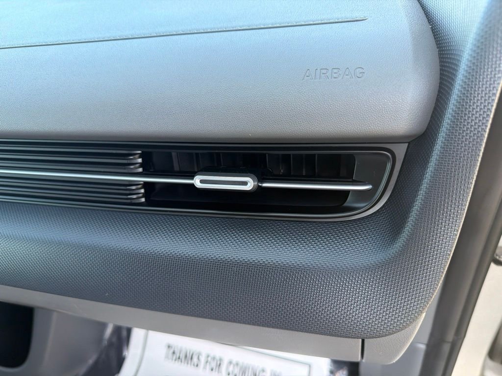Used 2023 Gold Hyundai SEL image 17