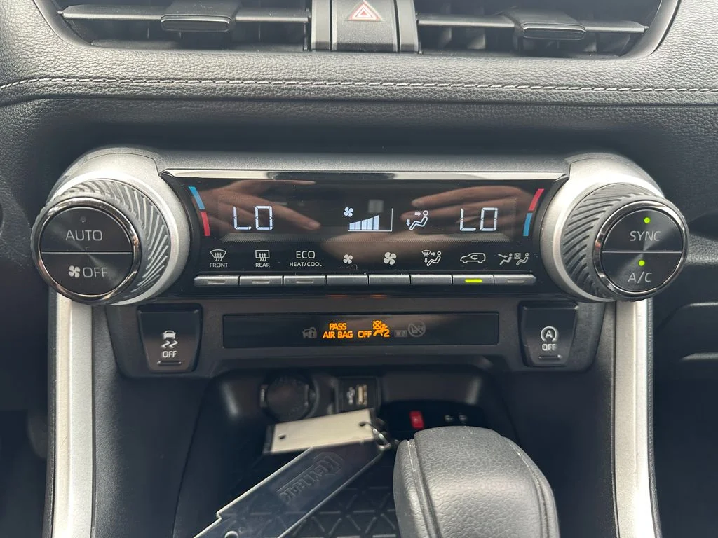 Used 2025 Silver Toyota XLE image 18