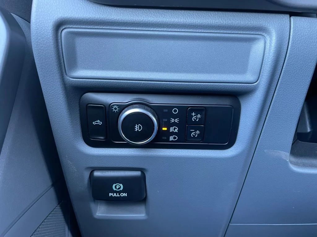 Used 2024 Silver Ford XLT image 46