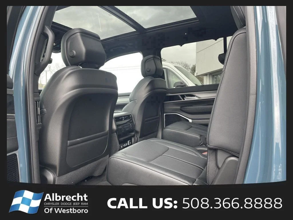 New 2026 Steel Blue Exterior Paint Jeep Limited Reserve image 11