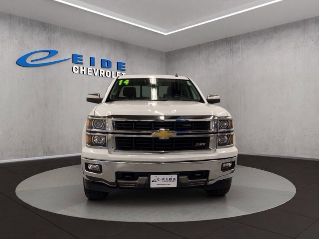 Used 2014 White Chevrolet LTZ image 10