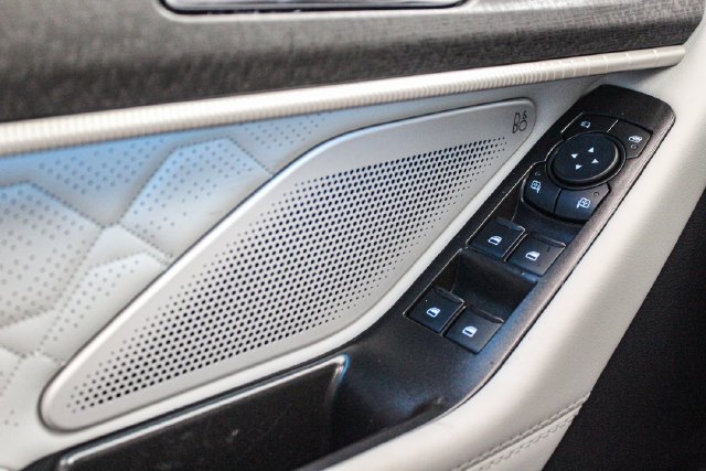 New 2027 Star White Metallic Tri-Coat Ford Platinum™ image 23