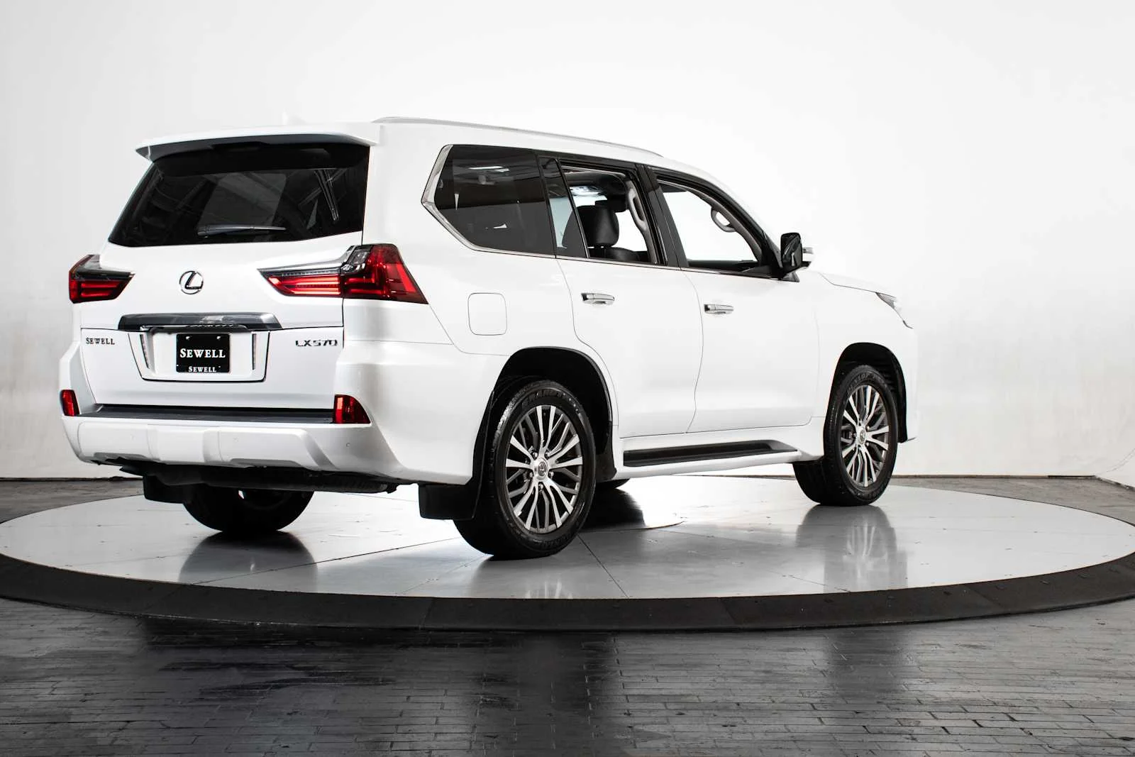 Used 2019 Eminent White Pearl Lexus  image 7