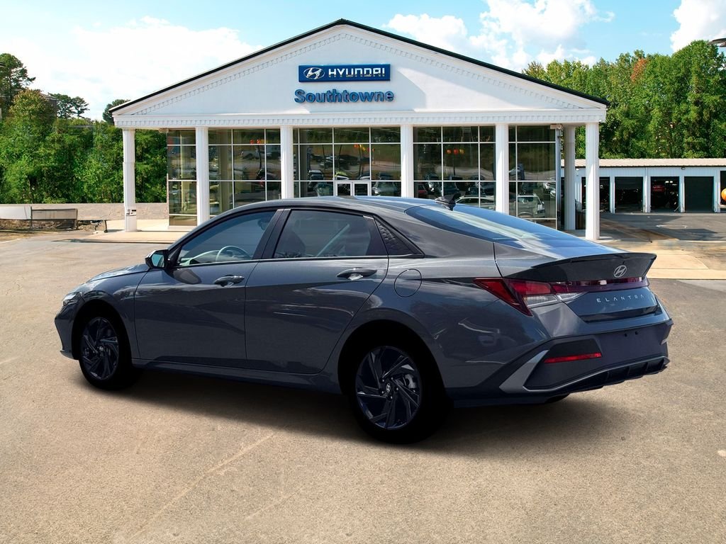 New 2026 Gray Hyundai SEL Sport Plus image 4