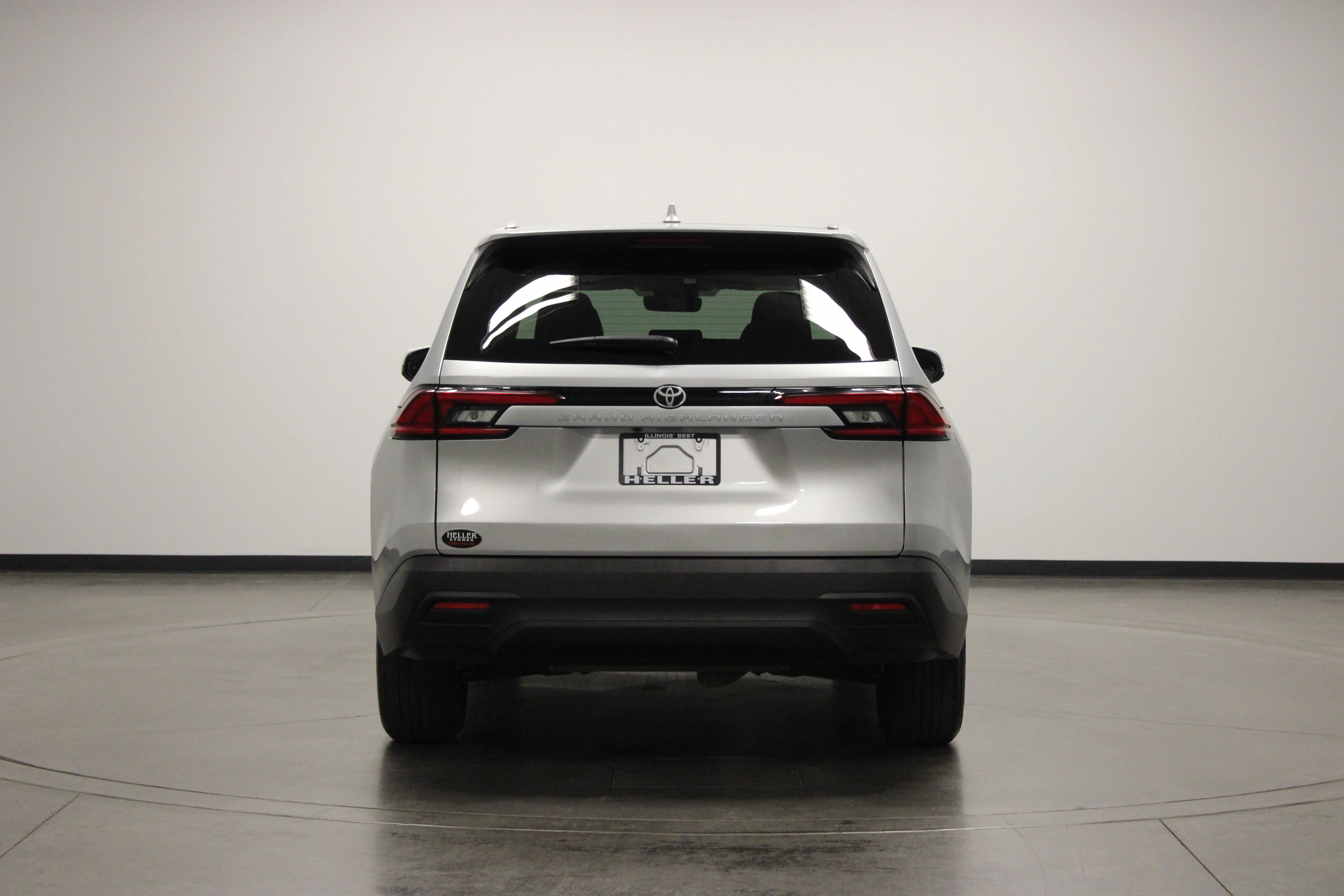 Used 2025 Celestial Silver Metallic Toyota XLE image 7