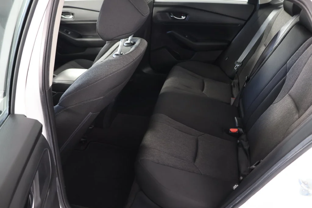 Used 2024 Platinum White Pearl Honda EX image 20