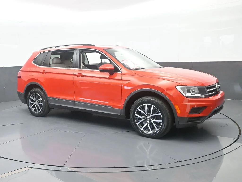 Used 2019 Orange Metallic Volkswagen 2.0T SE image 8
