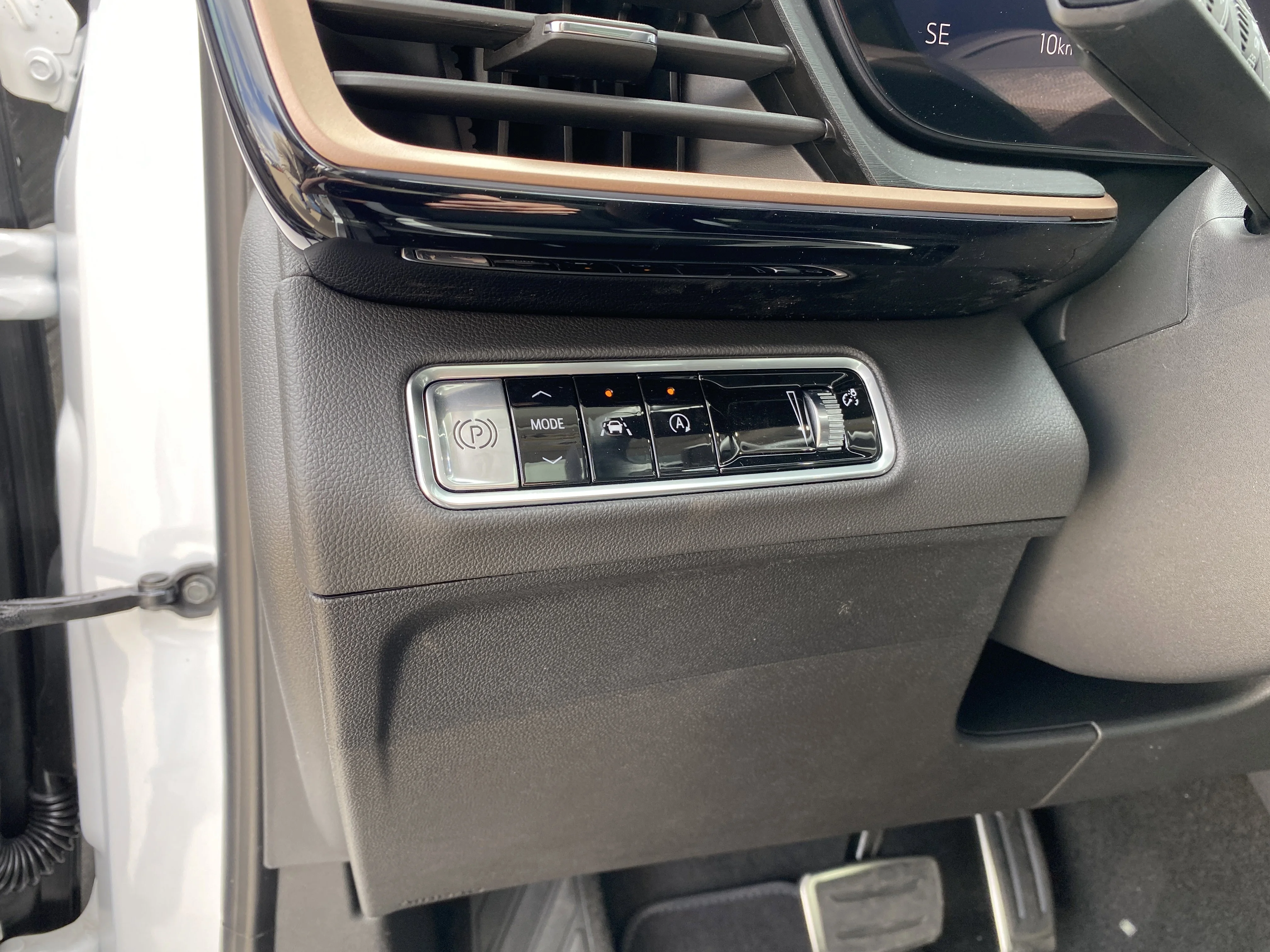 New 2026 Summit White Buick Sport Touring image 27