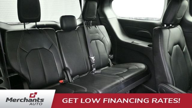 Used 2025 Black Chrysler Select image 13