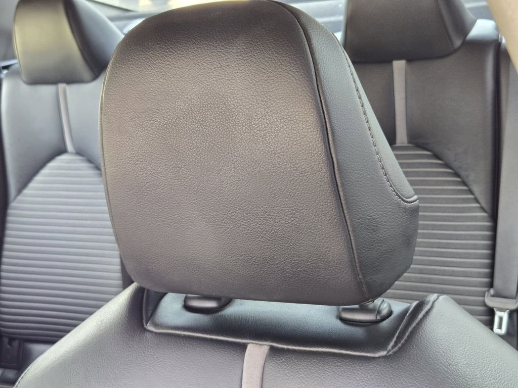 2018 Toyota Camry SE - Photo 17