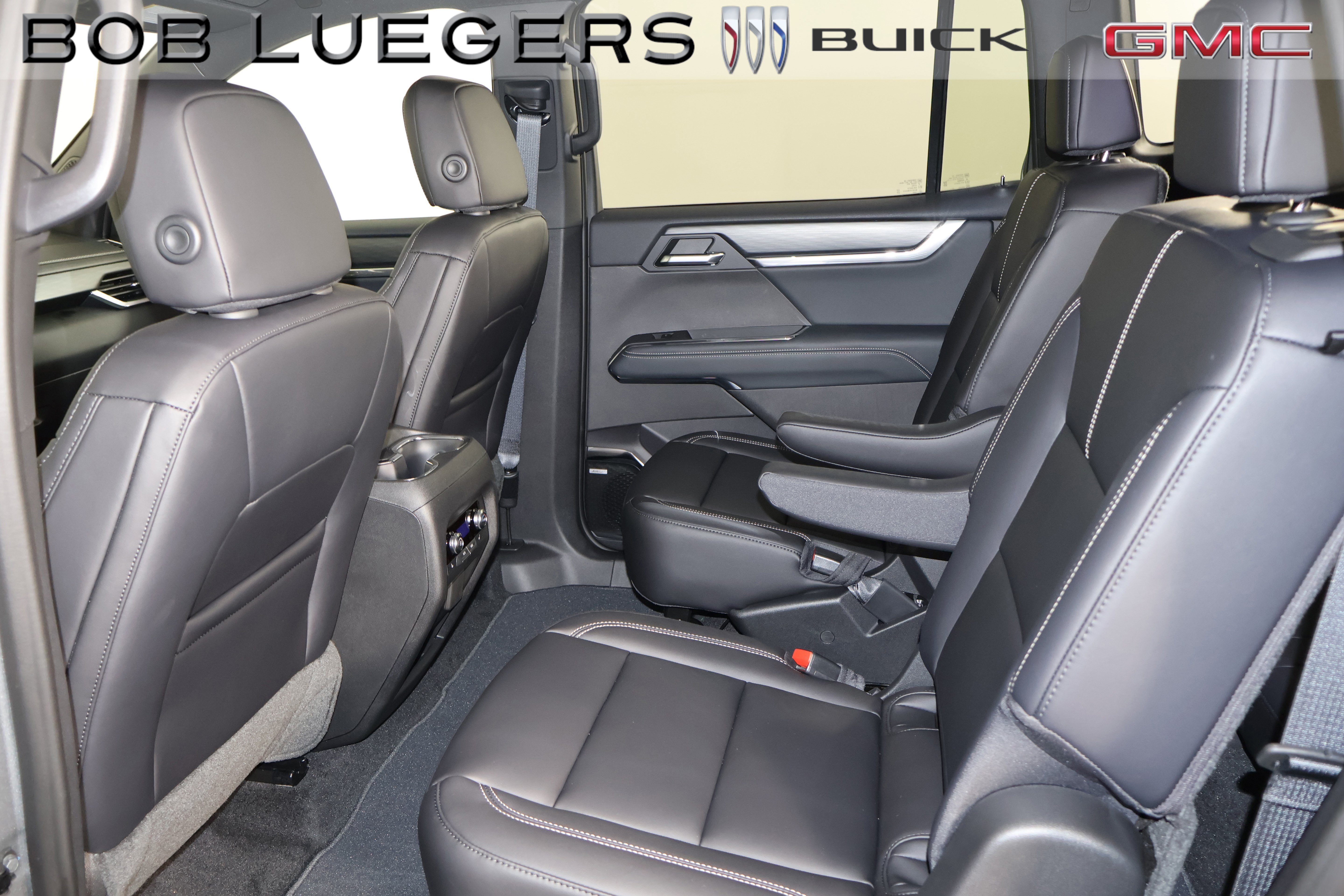 2026 GMC Acadia Elevation - Photo 12