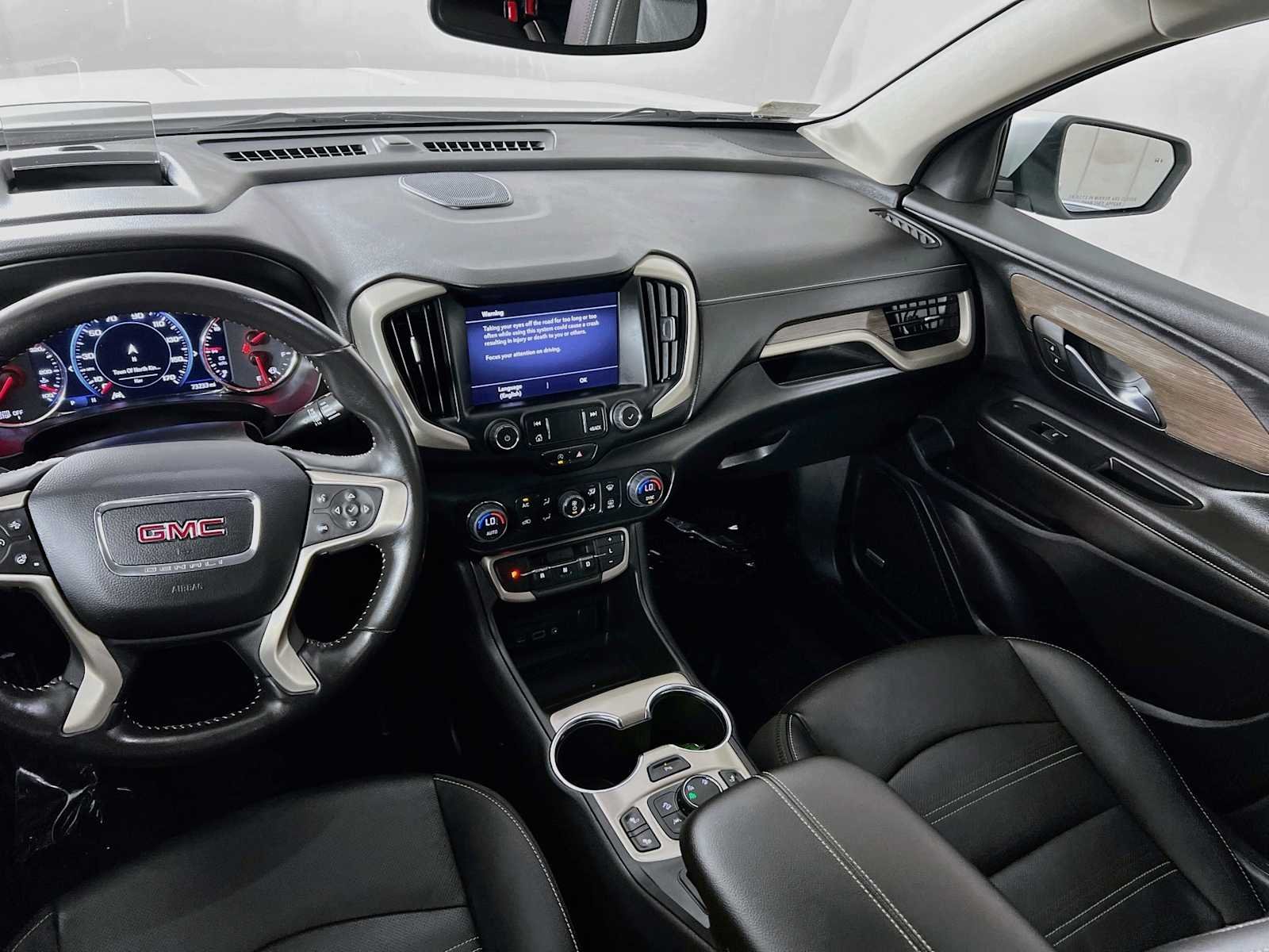 Used 2022 White Frost Tricoat GMC Denali image 25