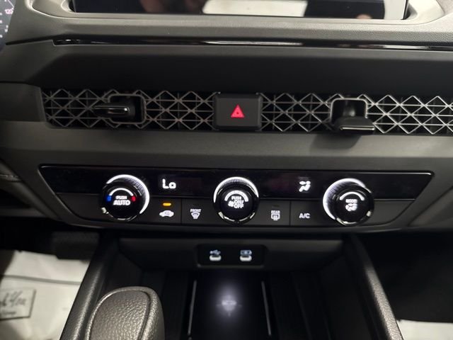 New 2026 Platinum White Pearl Honda LX image 33