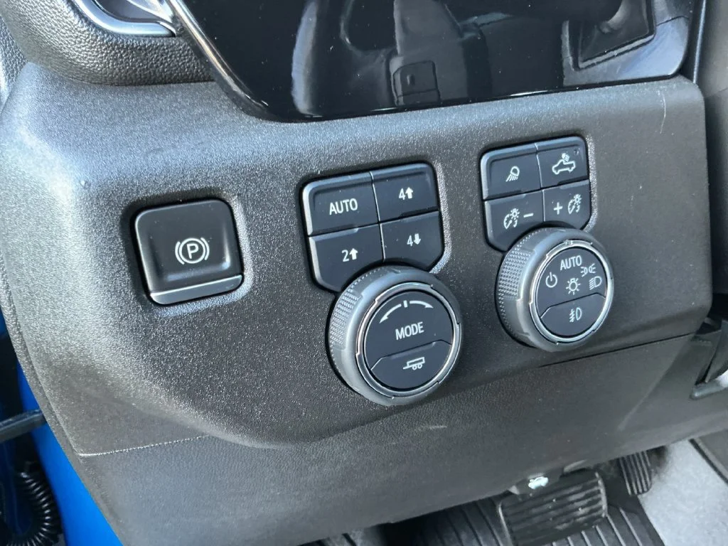 Used 2022 GLACIER BLUE METALLIC Chevrolet RST image 32