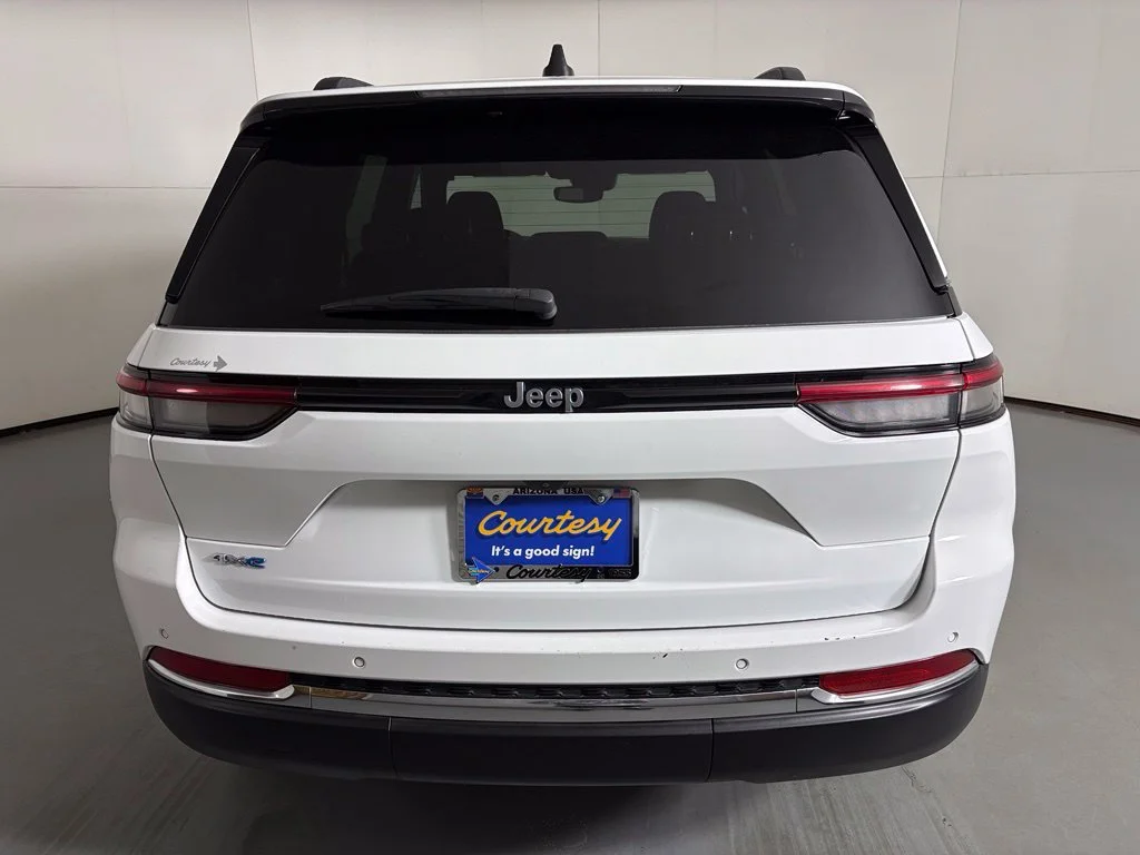 Used 2024 White Jeep 4xe image 7