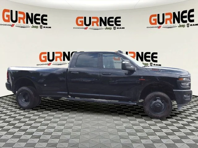 New 2026 Diamond Black Crystal Pearl-Coat Exterior Paint RAM Tradesman image 2