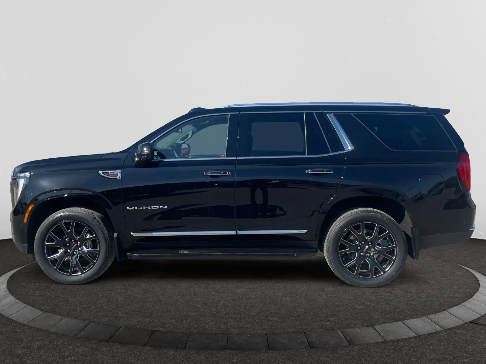 Used 2025 ONYX BLACK GMC Elevation 4WD image 2