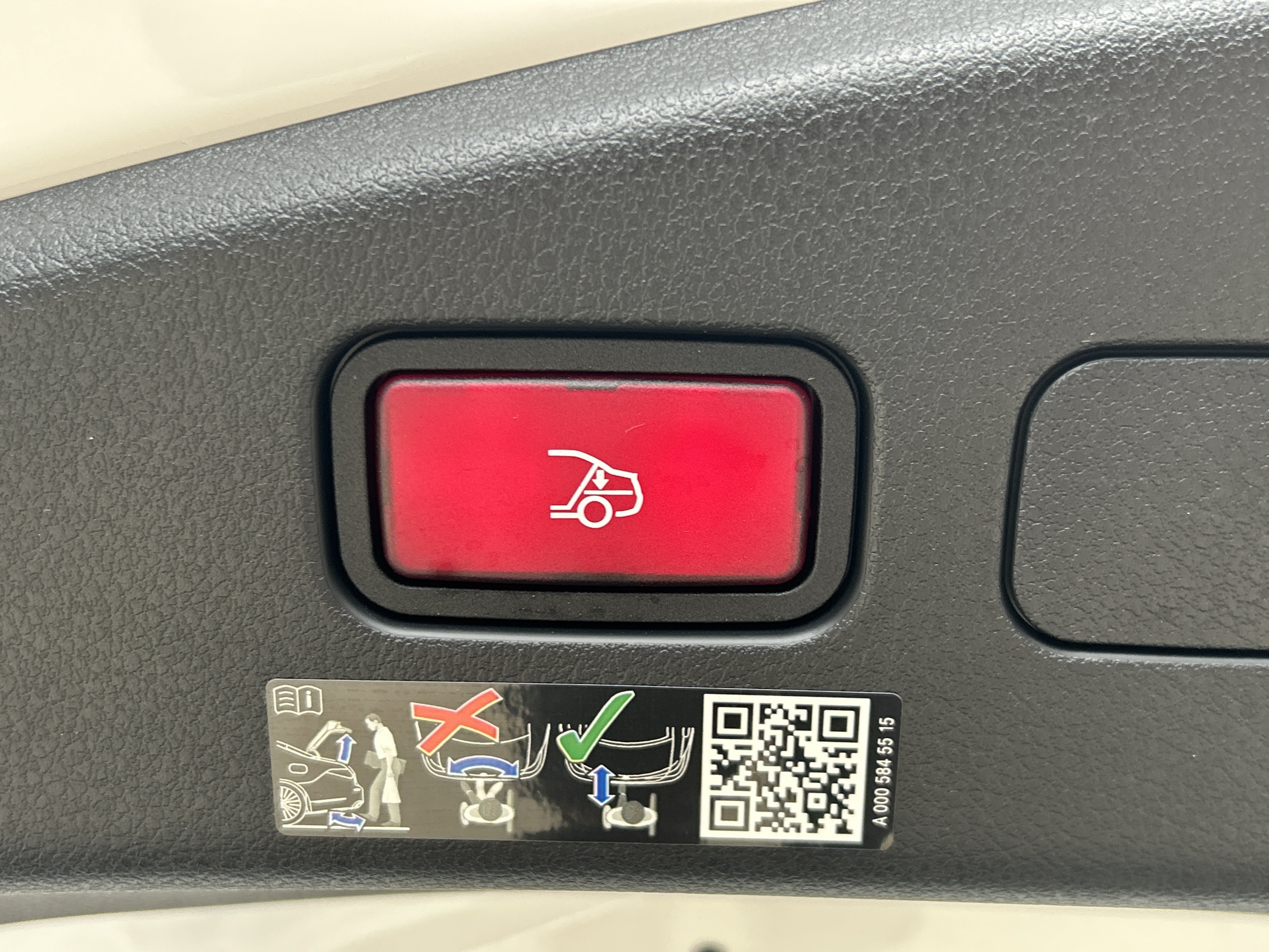 Certified Used 2025 Polar White Mercedes-Benz CLE 300 4MATIC® Cabriolet image 21