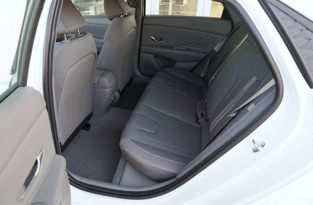 New 2026 Serenity White Hyundai SEL Sport image 19