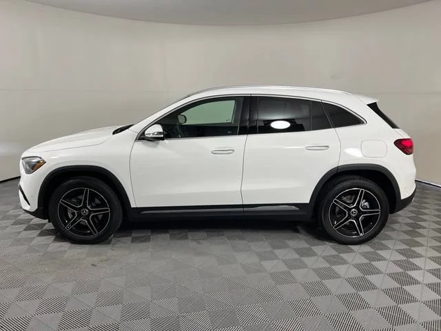 New 2026 Polar White Mercedes-Benz GLA 250 image 47