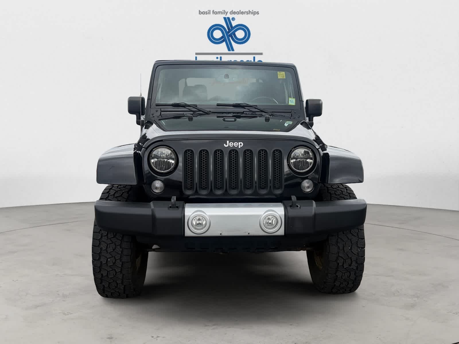 Used 2015 Black Clearcoat Jeep Sahara image 9
