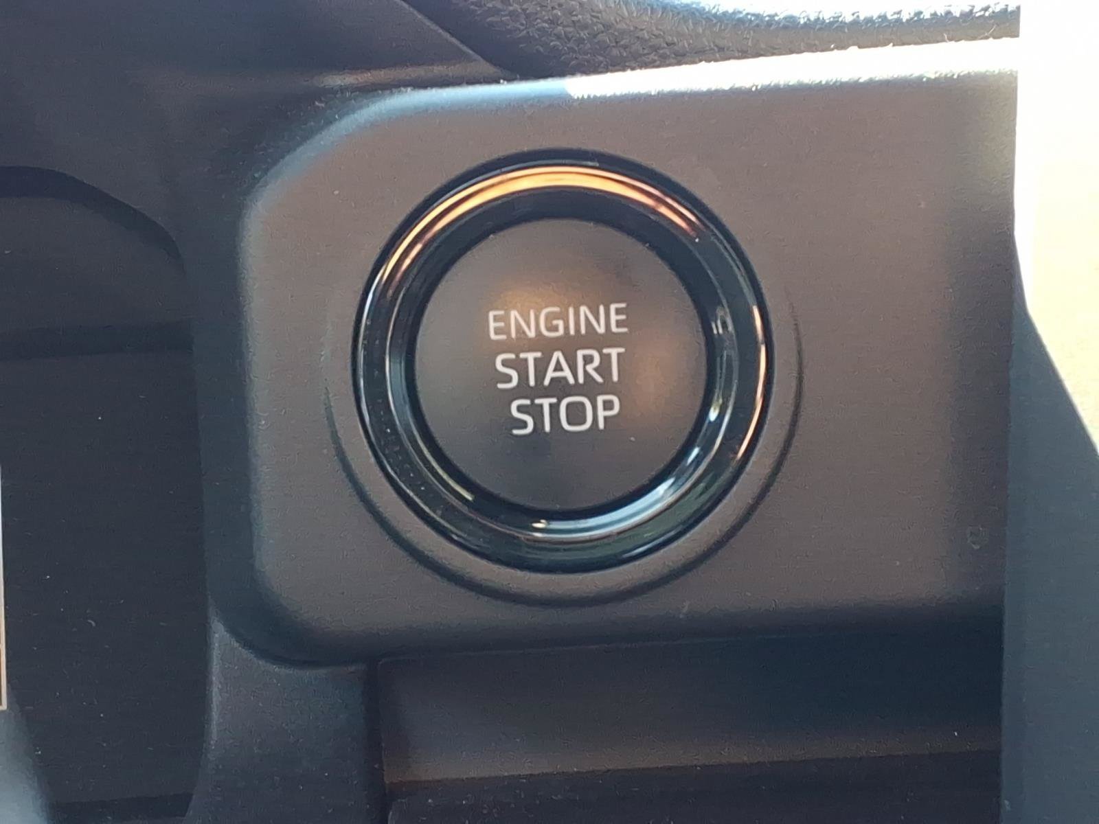 Used 2025 Ice Cap Toyota SR5 image 18
