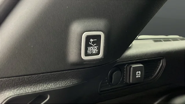 Used 2025 Pearlcoat Jeep Limited image 27