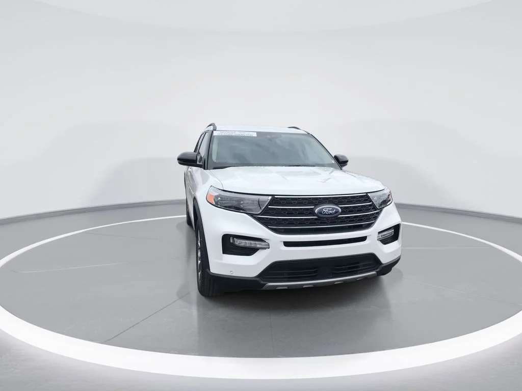 Used 2023 White Ford XLT image 3