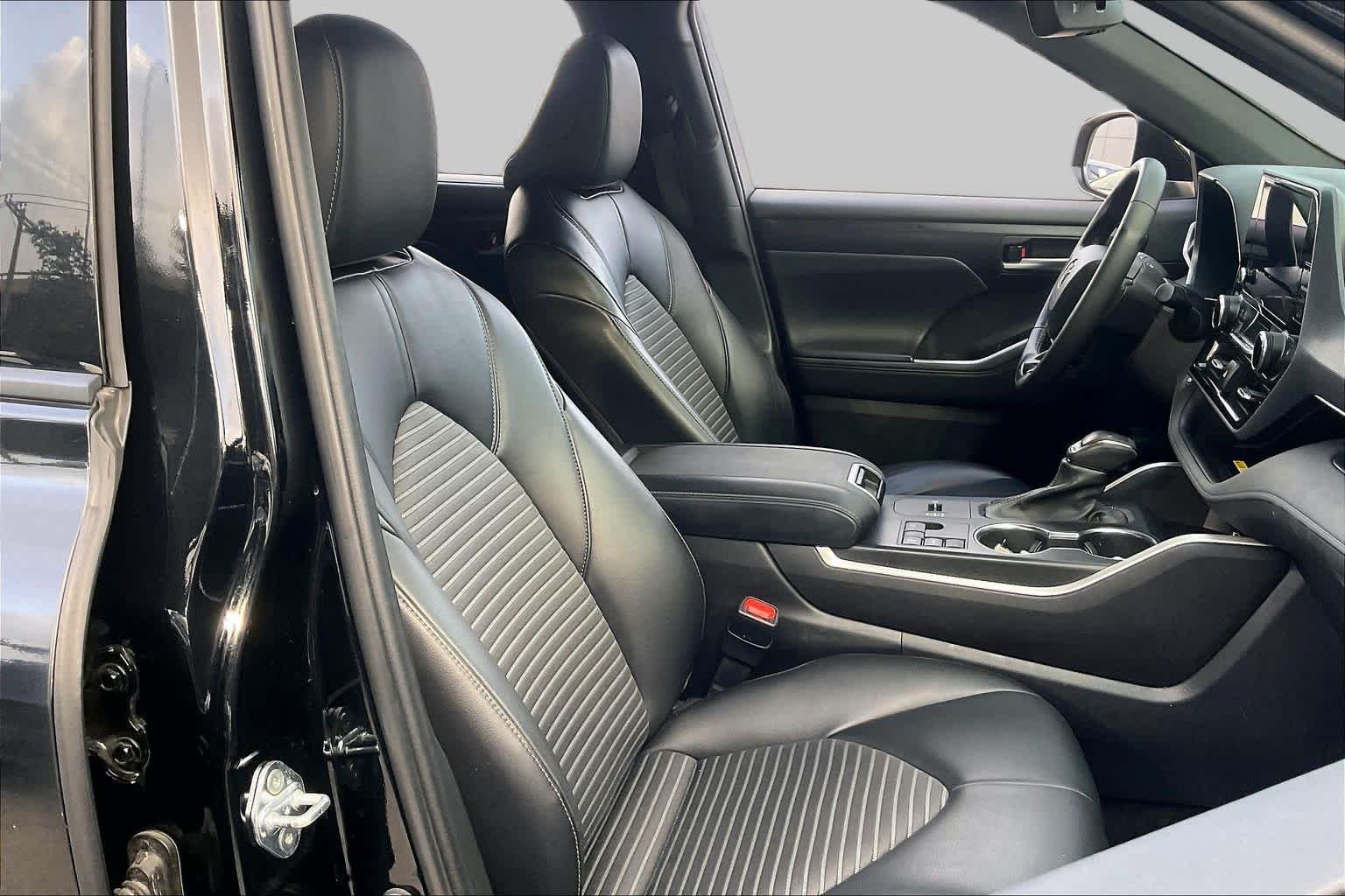 Used 2023 Midnight Black Metallic Toyota XSE image 9
