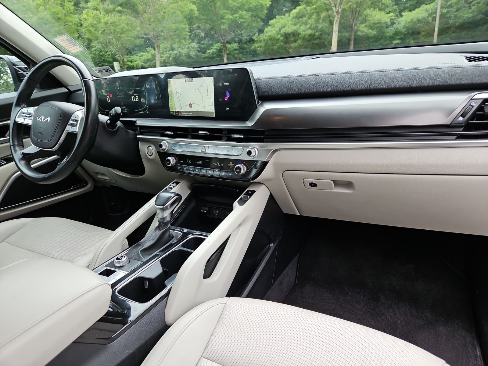 Used 2023 Black Kia S image 16