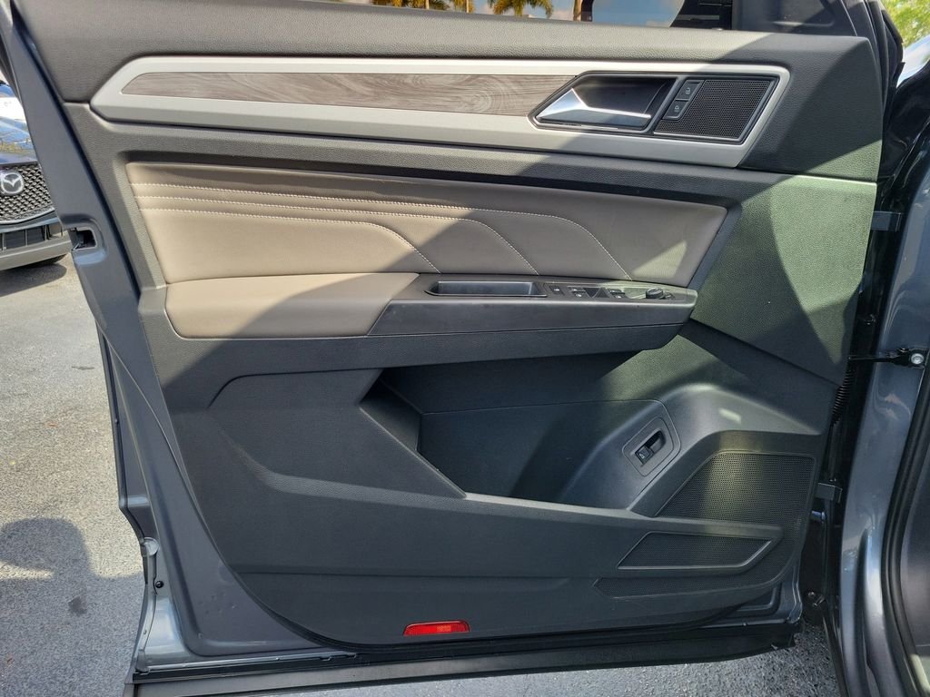 Used 2023 Gray Volkswagen 3.6L V6 SE w/Technology image 12