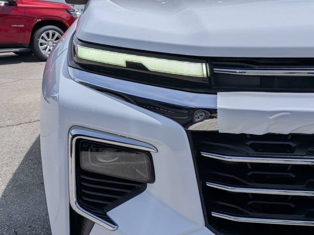 New 2027 Summit White Chevrolet LT image 10