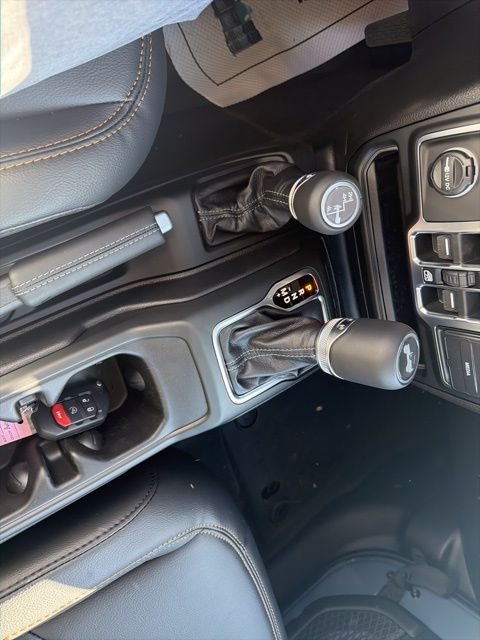 New 2026 Anvil Clear-Coat Exterior Paint Jeep Sahara image 18