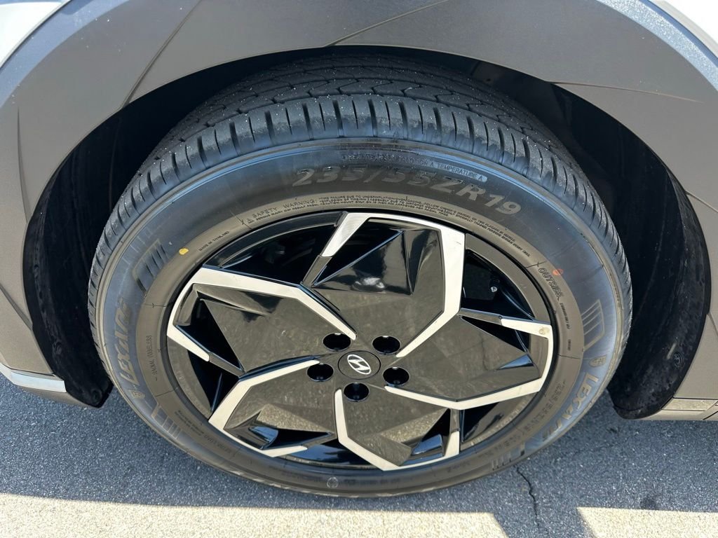 Used 2024 Cyber Gray Hyundai SEL image 9