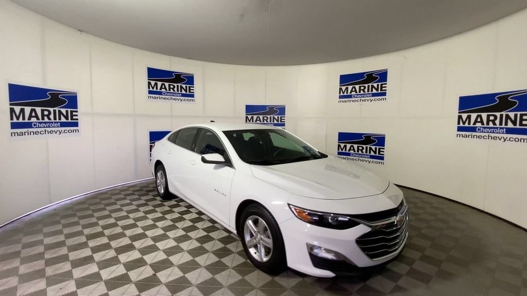 Used 2024 Summit White Chevrolet FL image 4