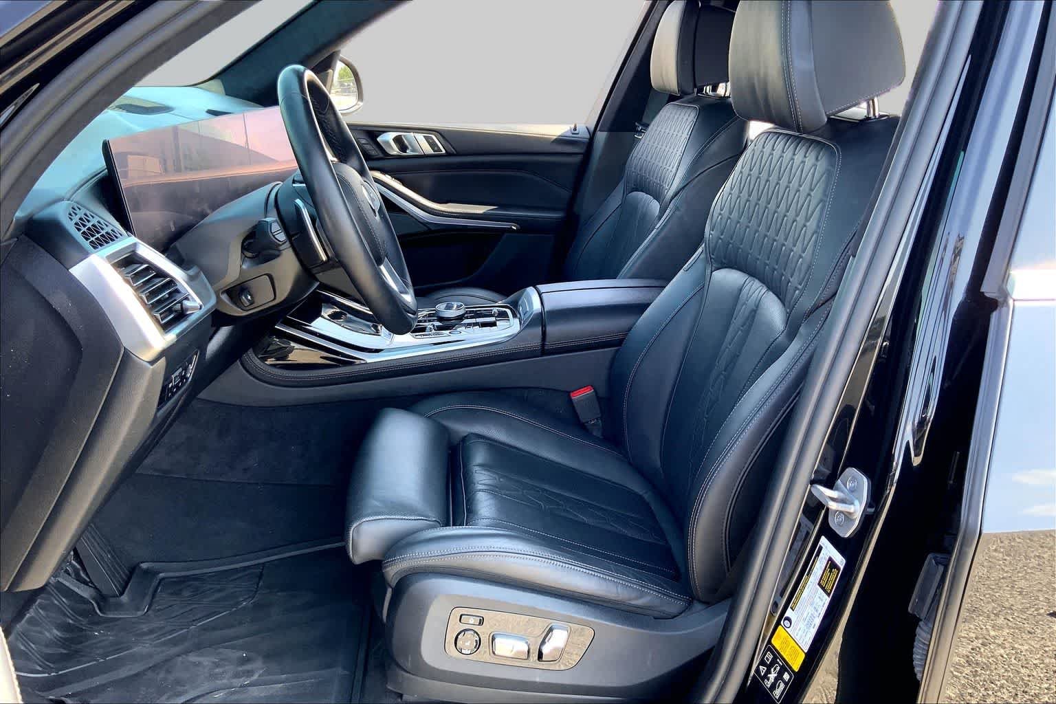 Used 2023 Black Sapphire Metallic BMW xDrive40i image 8