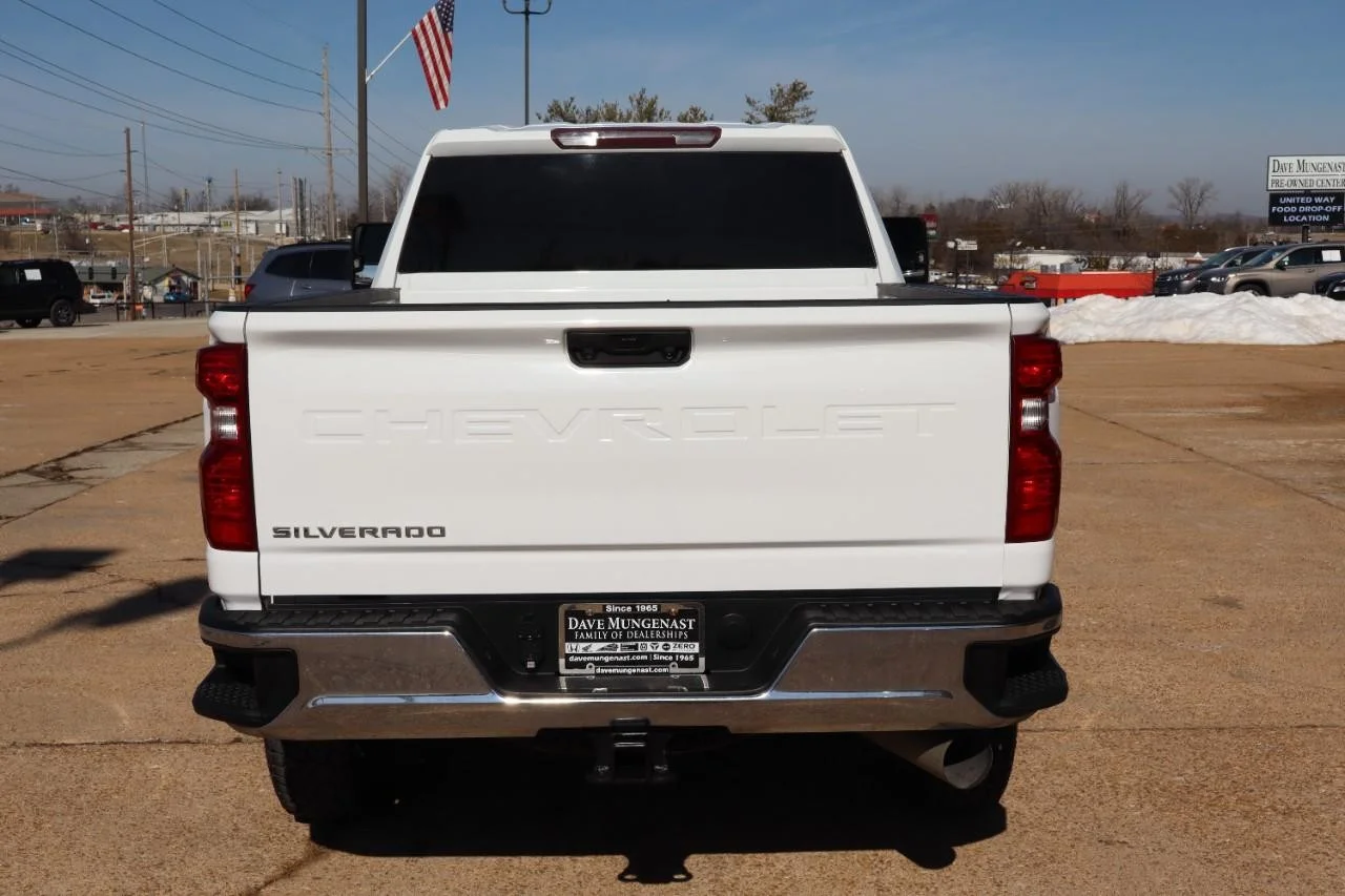 Used 2021 WHITE Chevrolet LT image 4