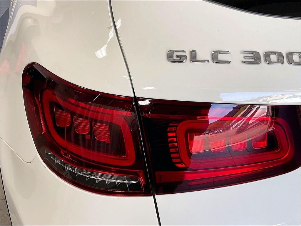 Used 2021 White Mercedes-Benz GLC 300 image 33