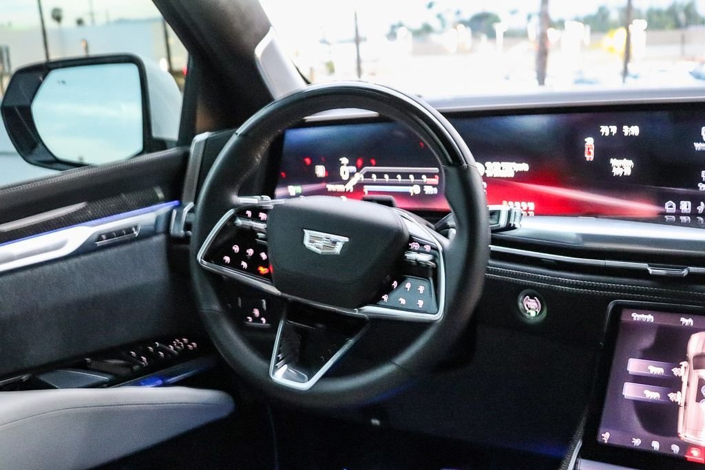 Used 2025 Crystal White Cadillac V-Series image 17