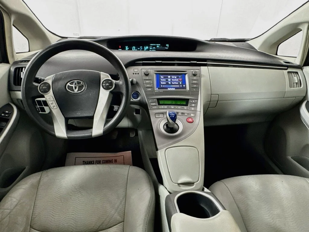 Used 2014 Silver Toyota Three image 25