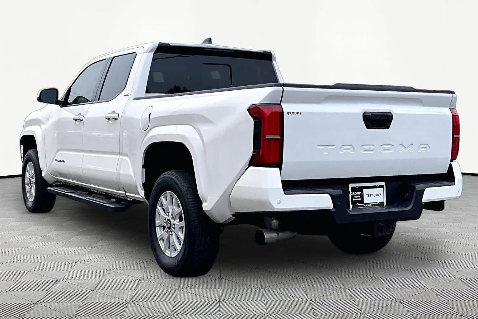 Used 2024 Ice Cap Toyota SR5 image 12