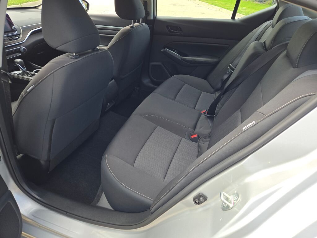 Used 2023 Silver Nissan 2.5 SV image 13
