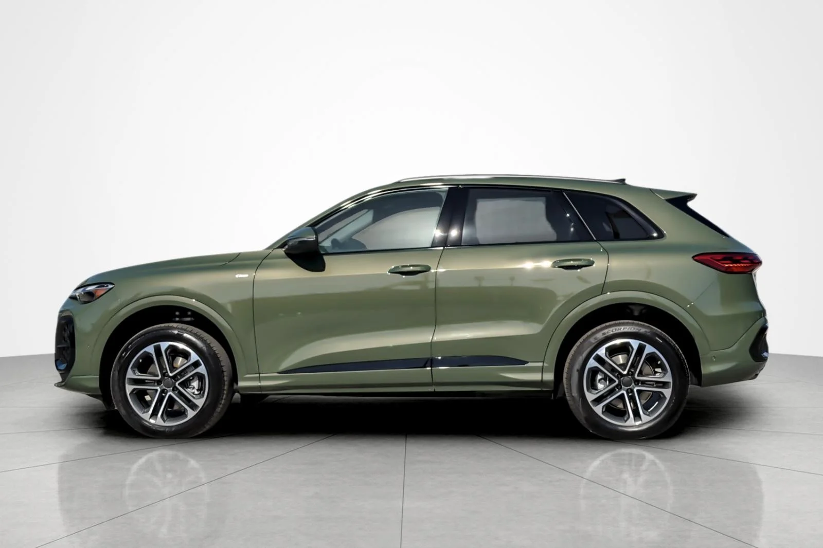 New 2026 District Green Metallic Audi Premium 2.0 TFSI quattro image 3