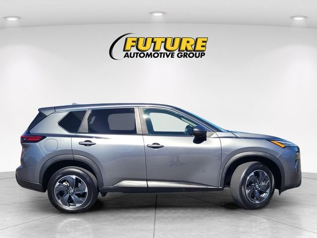 Used 2024 Gray Nissan SV image 3