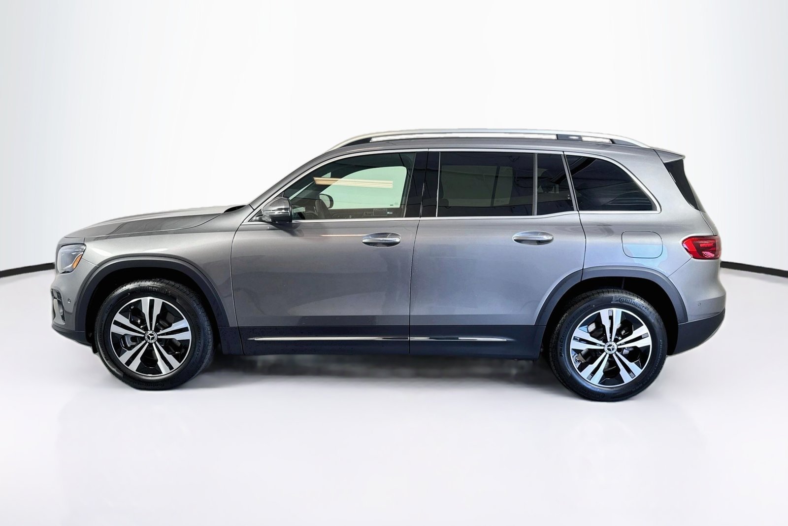 New 2026 Mountain Grey Metallic Mercedes-Benz GLB 250 image 8