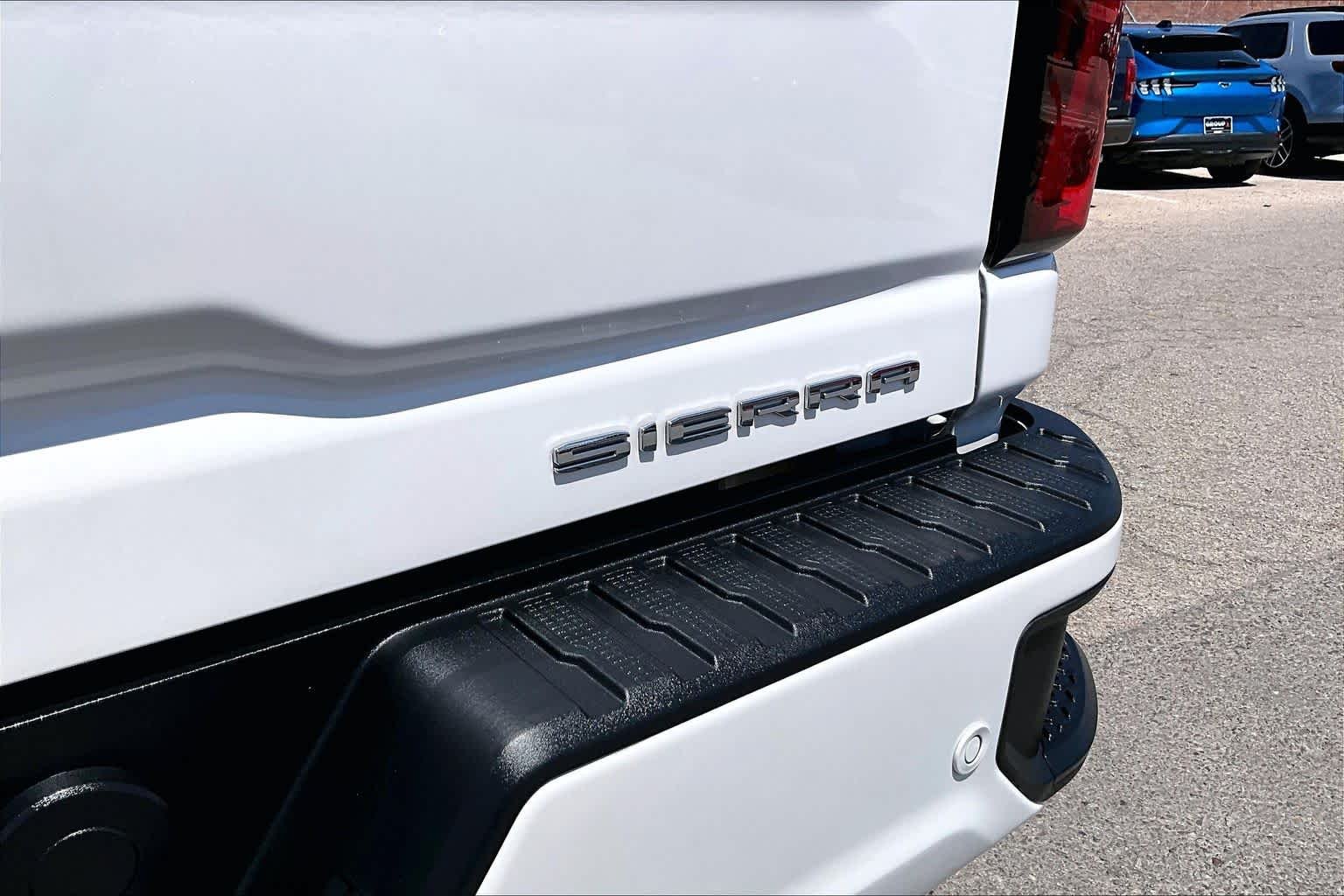 Used 2024 White Frost Tricoat GMC Denali image 10