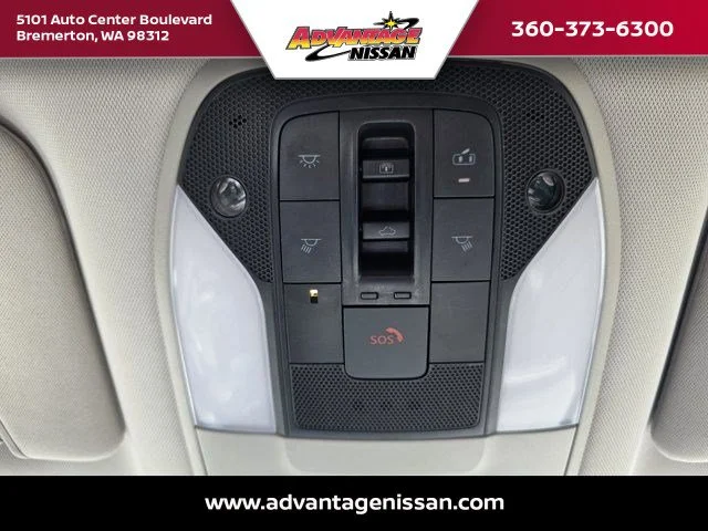 Used 2022 Majestic White INFINITI LUXE image 23
